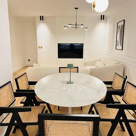 Le Kronenbourg - à Deux Arrêts De Tram Du Centre-ville Appartamento